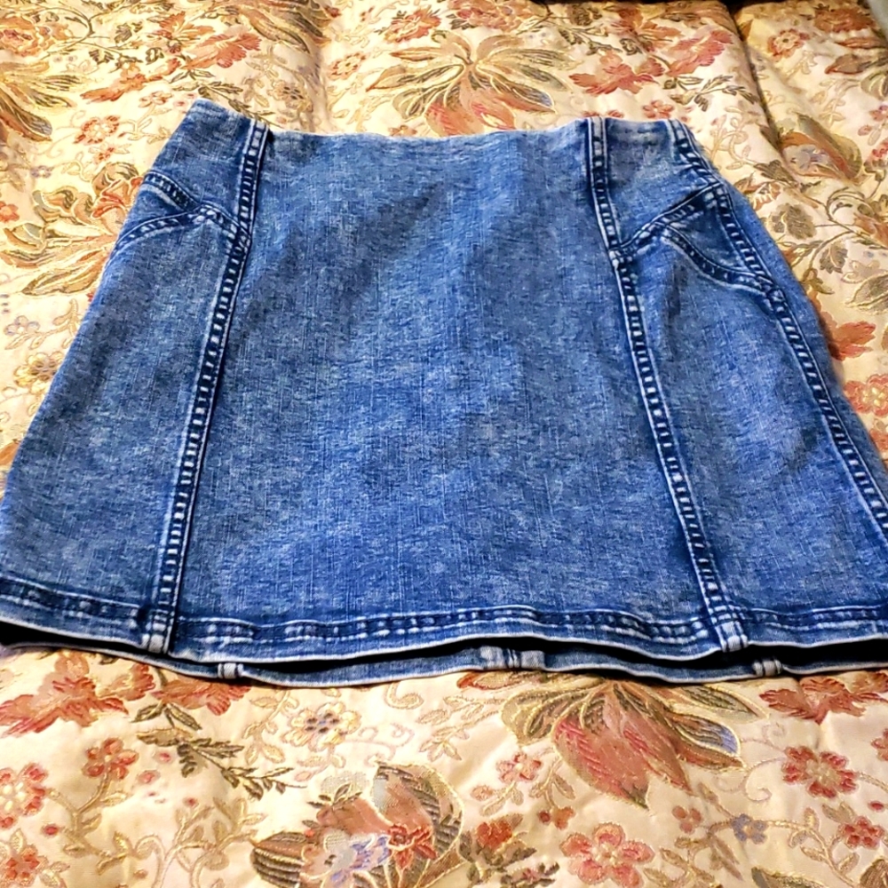 Wild Fable denim mini skirt size 4